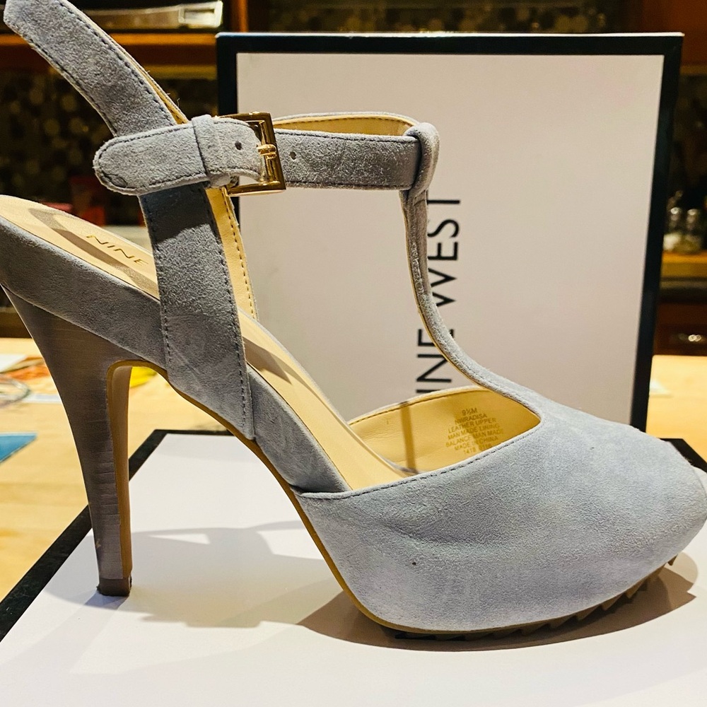 Nine West Light Blue-Grey Suede Heels
